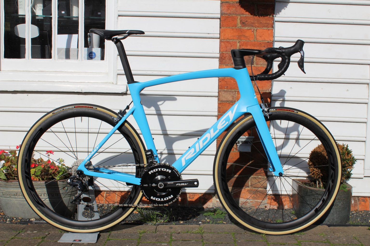 Ridley Noah Fast Rim - Ultegra Di2 with Pure Line Paint - 2Pedalz